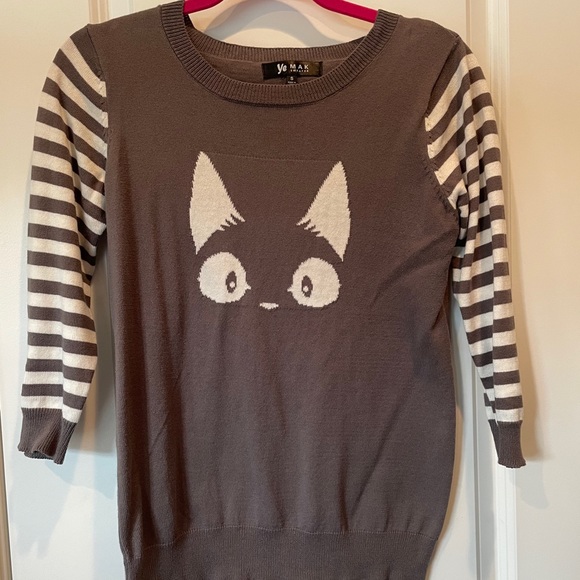 Cat Sweater - Picture 6 of 7